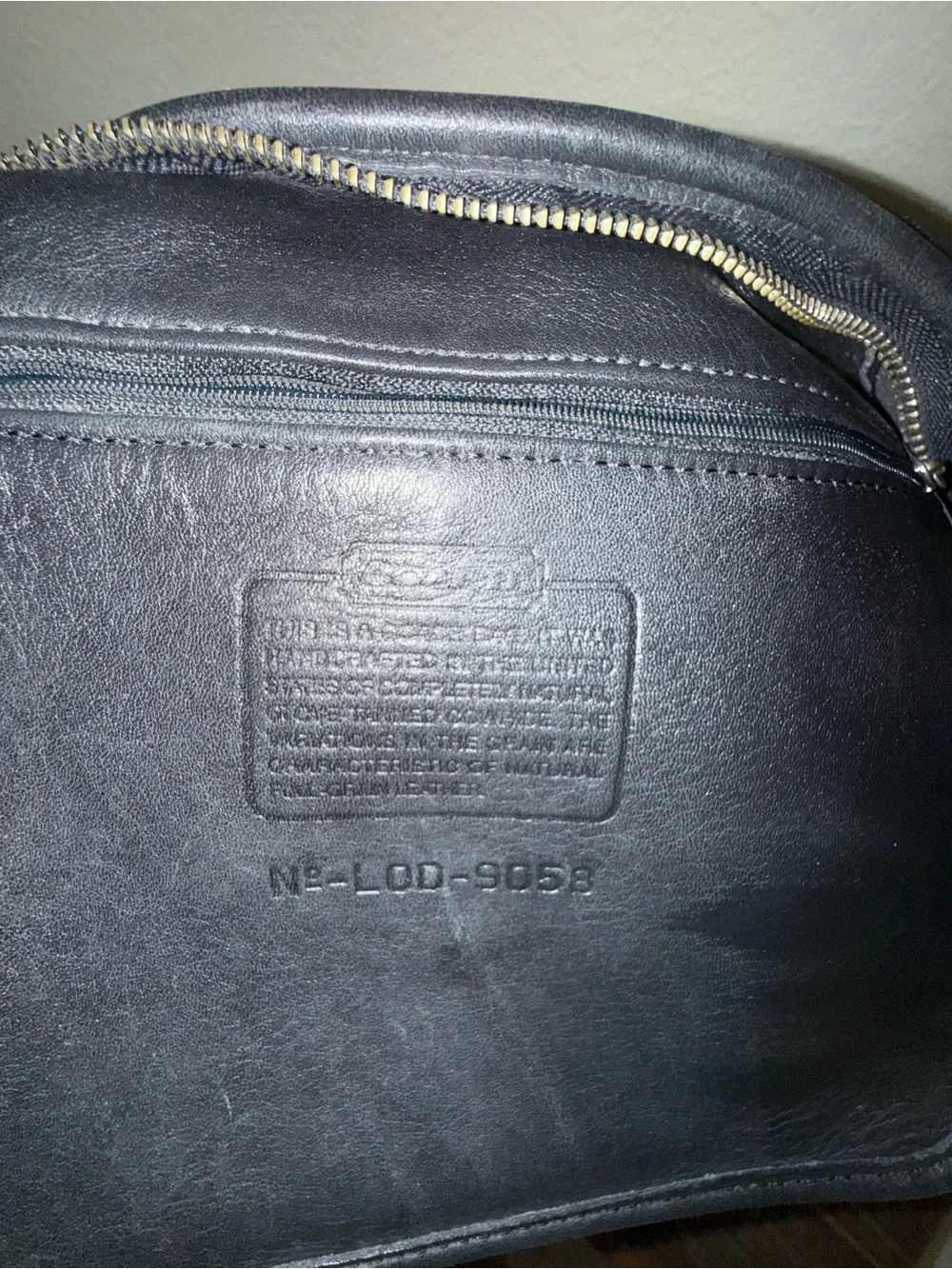Vintage Coach Ergo Zip Hobo 9058 | Black Glove-Tanned Leather | (2000)